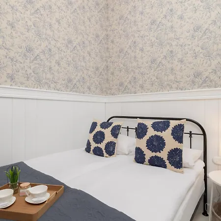 Cosy With Air Conditioning By Renters Krakow