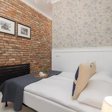 Cosy With Air Conditioning By Renters Apartamento