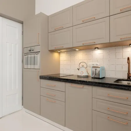 Cosy With Air Conditioning By Renters Apartamento