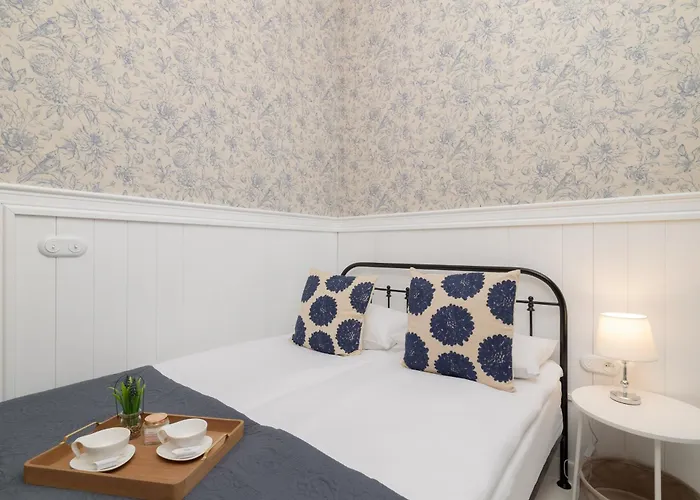 Cosy With Air Conditioning By Renters Krakow