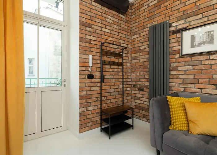 Cosy With Air Conditioning By Renters *