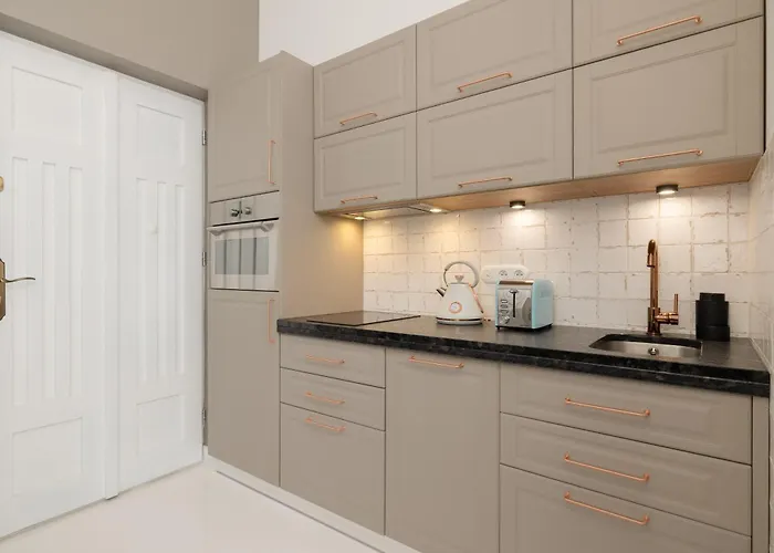 Cosy With Air Conditioning By Renters Apartment